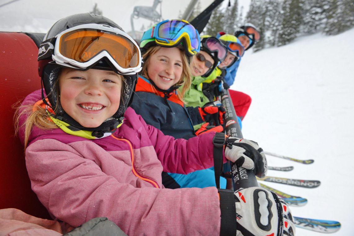 Familienspaß – Saisonstart im Skigebiet Oberjoch mit Kurs- und Betreuungskonzept