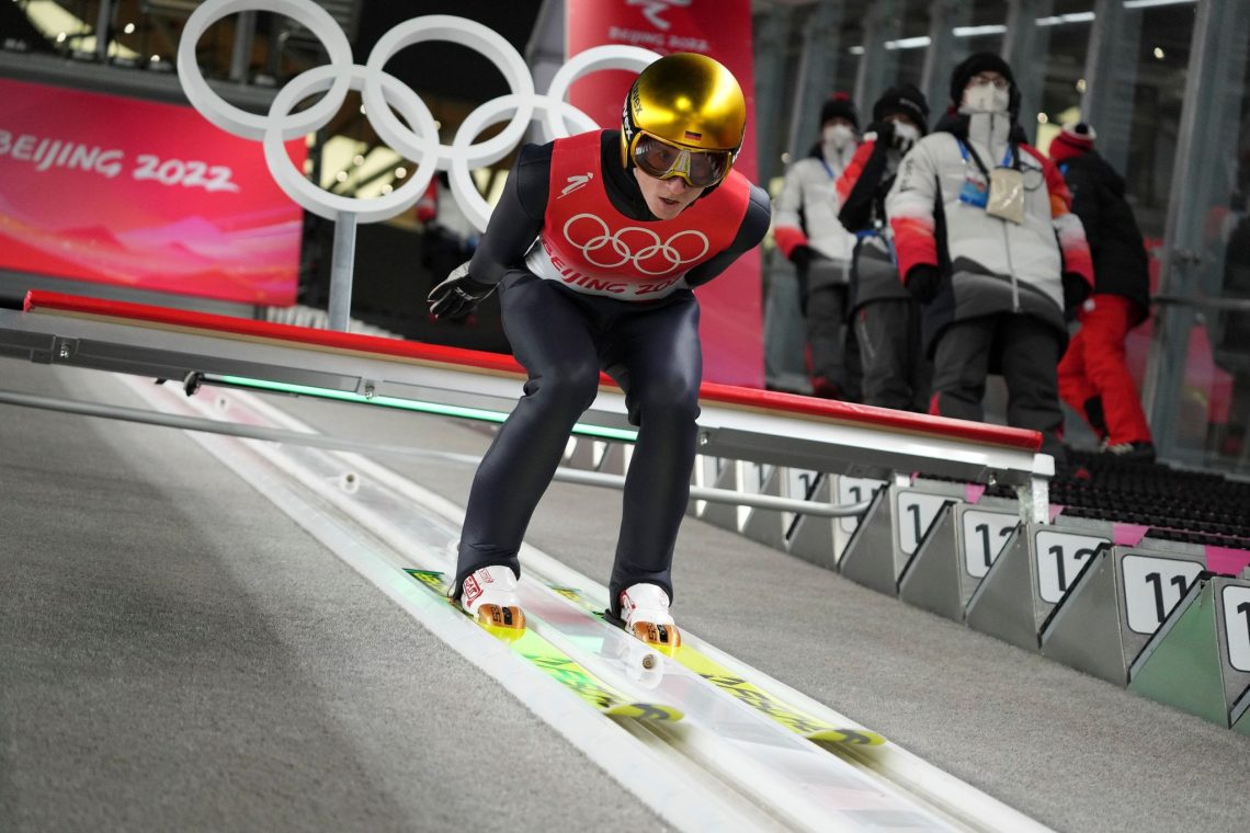 Skispringer Karl Geiger kam im olympischen Finale nur auf den 15. Platz.