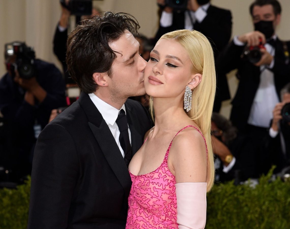 Brooklyn Beckham (l) und Nicola Peltz bei der Benefizgala des Costume Institute des Metropolitan Museum of Art 2021.