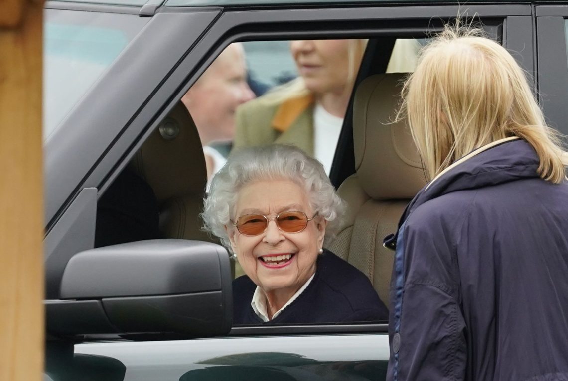Die britische Königin Elizabeth II. besucht die Royal Windsor Horse Show.